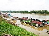 Foto: Cilts sievietes un saldūdens delfīnu meklējumi Borneo